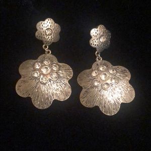 Beautiful/Elegant Dangling Earrings